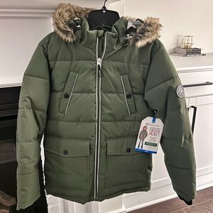 NWT Boys Army Green Parka Jacket with Removable
Fur Hood, size 10/12